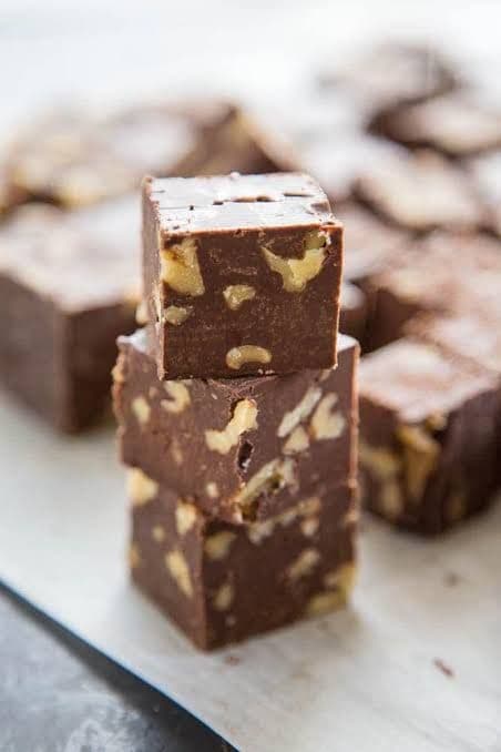 Chocolate Nut Fudge/8 Ounces