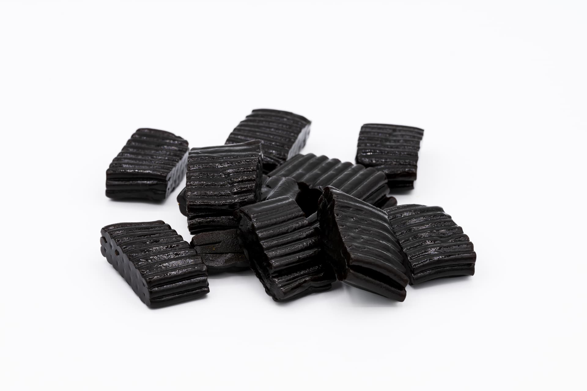Imported Licorice Tire Tracks/8oz